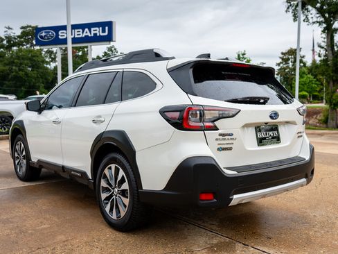 Used 2024 Subaru Outback Touring AWD/4WD image 4