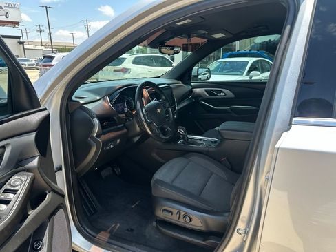 Used 2022 Chevrolet Traverse LT FWD image 10