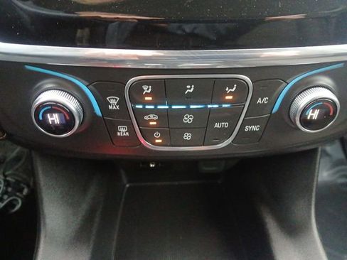 Used 2019 Chevrolet Traverse LS image 18