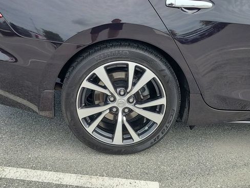 Used 2016 Nissan Maxima Platinum w/ Interior Lighting Package FWD image 7