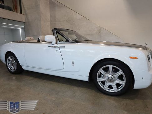 Used 2014 Rolls-Royce Phantom Drophead Coupe image 1
