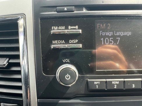 Used 2017 Nissan Titan SV image 32