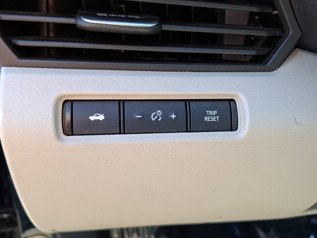 Used 2024 Nissan Altima 2.5 SV FWD image 17