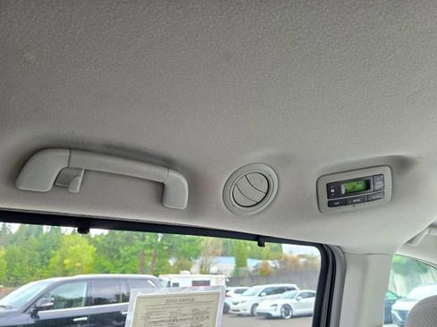 Used 2014 Toyota Sienna LE AWD/4WD image 64