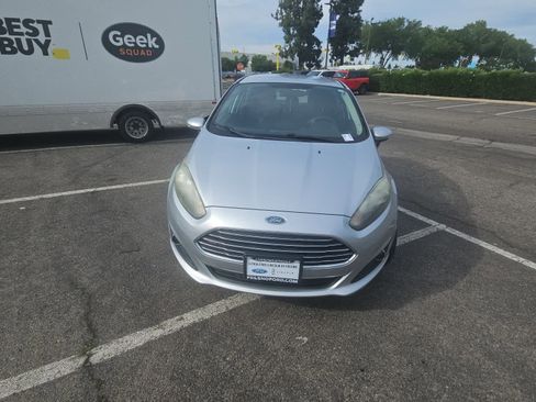 Used 2016 Ford Fiesta SE w/ Equipment Group 201A FWD image 4