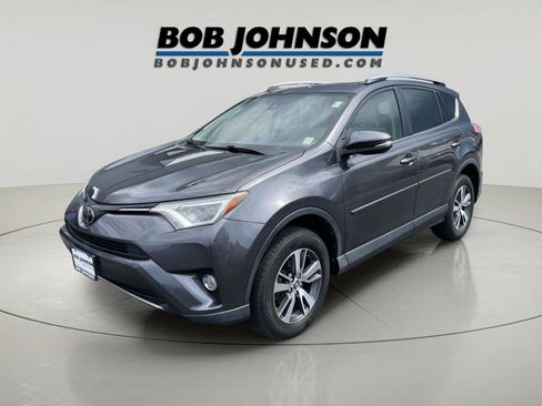 Used 2017 Toyota RAV4 XLE w/ Premium Special Value Package AWD/4WD image 7