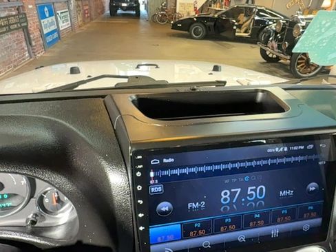 Used 2015 Jeep Wrangler Sahara w/ Connectivity Group image 29