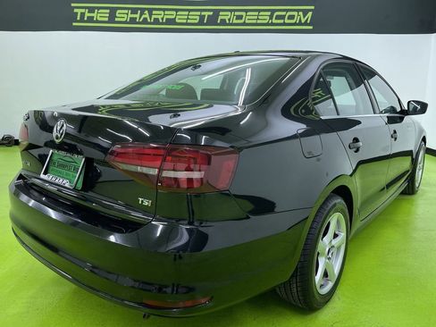 Used 2017 Volkswagen Jetta S image 10