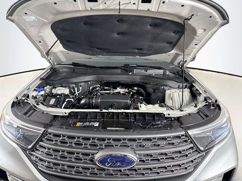 Used 2023 Ford Explorer XLT w/ Equipment Group 202A image 32