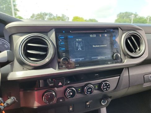 Used 2017 Toyota Tacoma TRD Sport w/ Tow Package AWD/4WD image 20