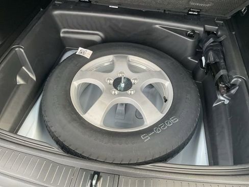 Used 2025 Jeep Grand Cherokee Laredo X image 18