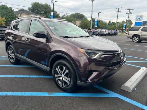Used 2017 Toyota RAV4 LE AWD/4WD image 31