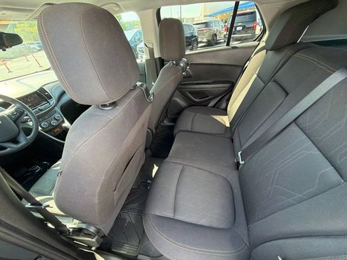 Used 2018 Chevrolet Trax LT FWD image 12