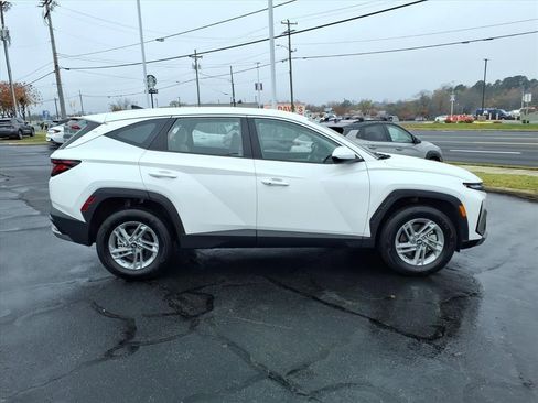 Used 2025 Hyundai Tucson SE image 26