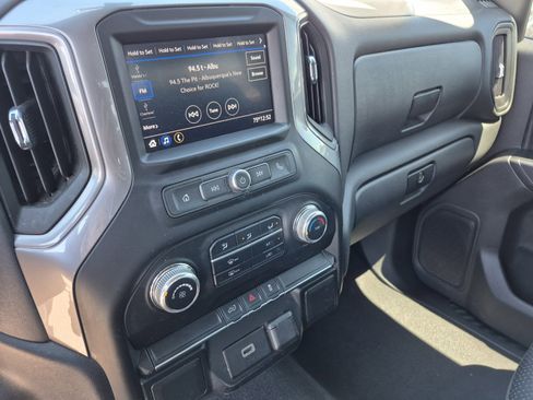 Used 2020 GMC Sierra 1500 4x4 Crew Cab w/ Sierra Value Package image 11