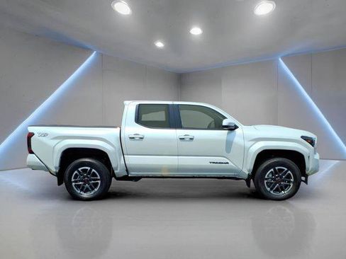 Certified 2026 Toyota Tacoma TRD Sport AWD/4WD image 24