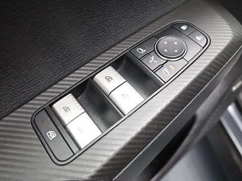 Used 2025 Mitsubishi Outlander SE AWD/4WD image 11