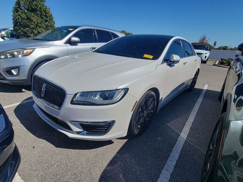 Used 2017 Lincoln MKZ Reserve image 2