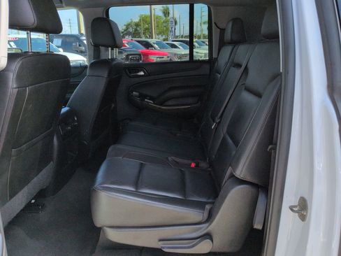 Used 2019 Chevrolet Suburban LT image 14