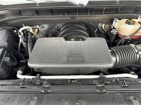 Used 2023 Chevrolet Tahoe Z71 w/ Z71 Off-Road Package AWD/4WD image 37