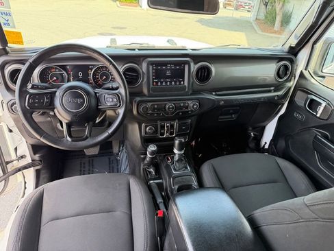 Used 2023 Jeep Wrangler Unlimited Sport AWD/4WD image 13