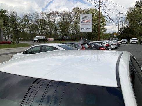 Used 2015 Toyota Camry LE FWD image 9