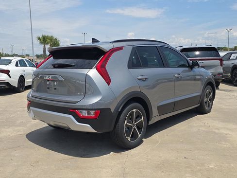 New 2026 Kia Niro EX FWD image 8