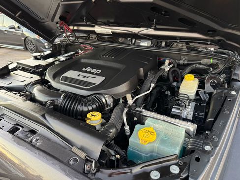 Used 2017 Jeep Wrangler Unlimited Sport w/ Connectivity Group image 40