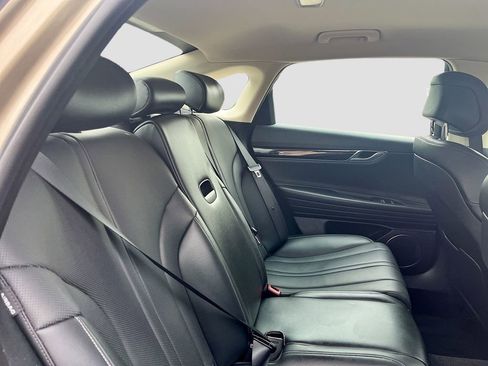 Used 2023 Genesis G80 2.5T AWD/4WD image 25