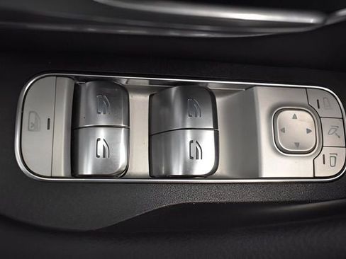 Used 2025 Mercedes-Benz GLE 350 4MATIC image 21