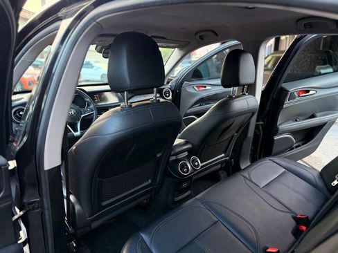 Used 2019 Alfa Romeo Stelvio image 25