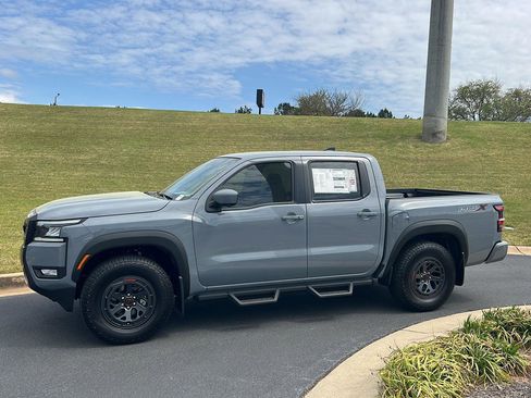 New 2026 Nissan Frontier Pro-X w/ Pro-X Convenience Package image 3