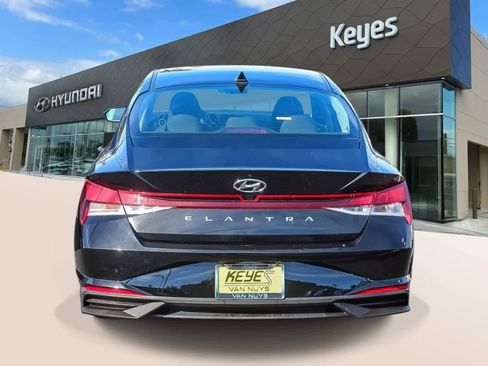 Used 2022 Hyundai Elantra SEL w/ Convenience Package image 6