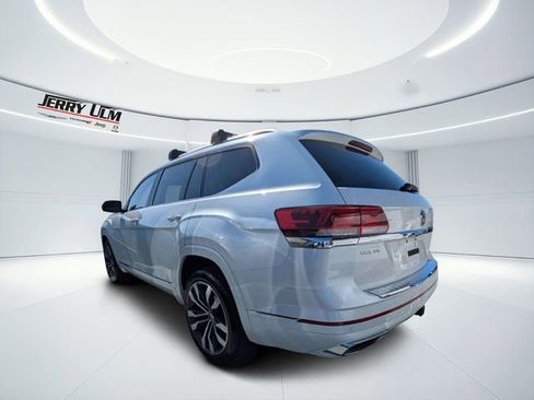 Used 2023 Volkswagen Atlas SEL AWD/4WD image 4