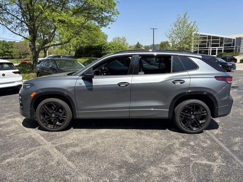 Used 2025 Volkswagen Tiguan SE R-Line image 8