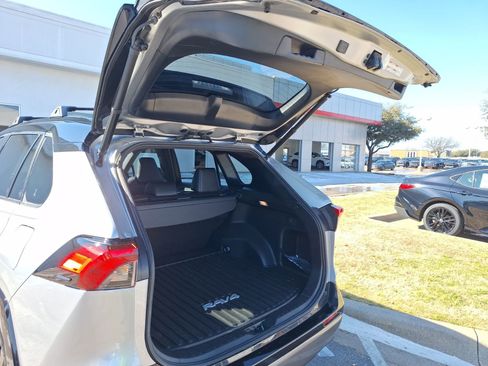 Used 2021 Toyota RAV4 XSE image 39