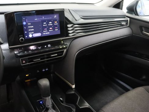 Used 2025 Toyota Camry LE FWD image 15