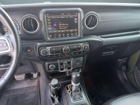 Used 2021 Jeep Wrangler Unlimited Sahara w/ Safety Group AWD/4WD image 19