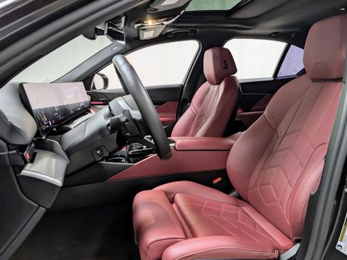 Used 2025 BMW 530i 530i w/ M Sport Package image 15