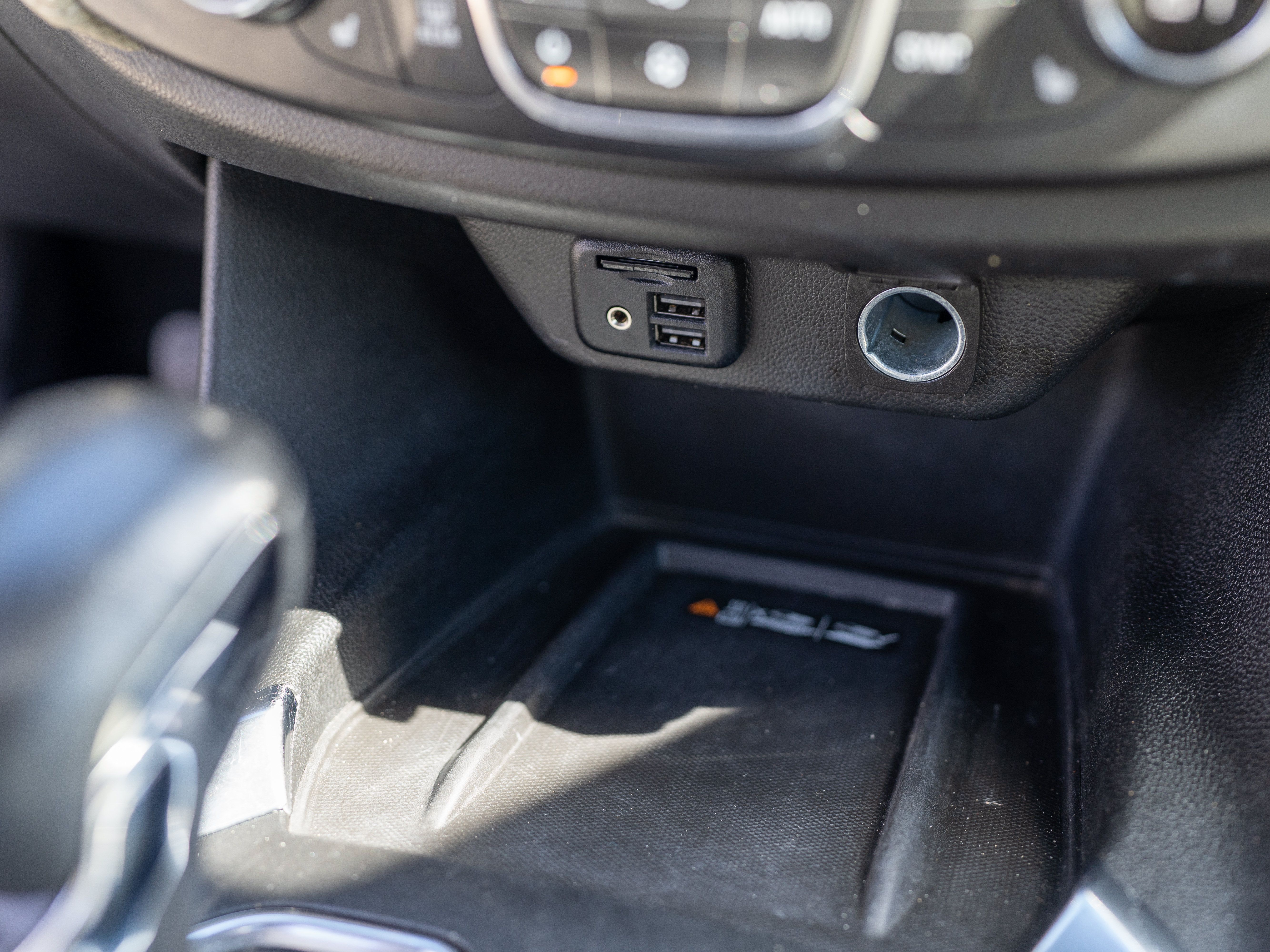 Used 2022 Chevrolet Traverse Premier w/ LPO, Floor Liner Package FWD image 34
