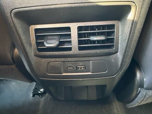 Used 2024 Chevrolet Colorado Z71 w/ Z71 Convenience Package 2 AWD/4WD image 19