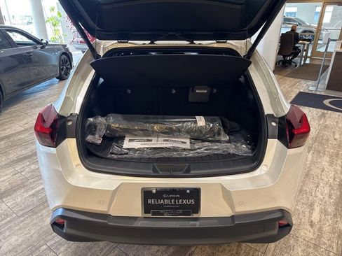 New 2025 Lexus UX 300h AWD image 9