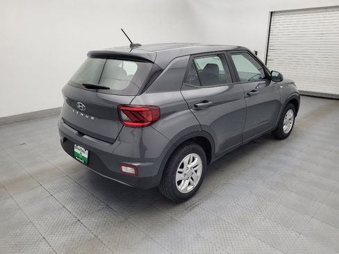 Used 2024 Hyundai Venue SE FWD image 9
