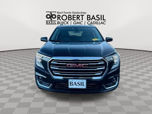 Used 2023 GMC Terrain SLT AWD/4WD image 3