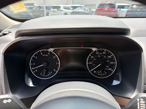 Used 2024 Nissan Rogue S FWD image 21