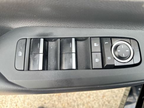 Used 2024 Toyota Prius Prime FWD image 15