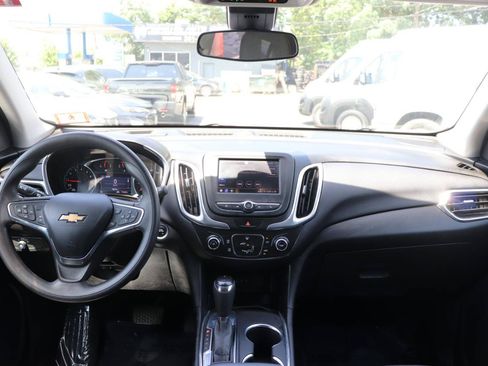 Used 2021 Chevrolet Equinox LT FWD image 16