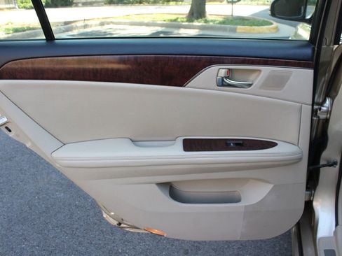 Used 2011 Toyota Avalon FWD image 20