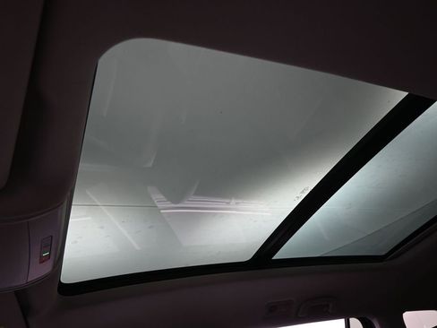 Used 2021 Volkswagen Atlas SE w/ Panoramic Sunroof Package FWD image 26
