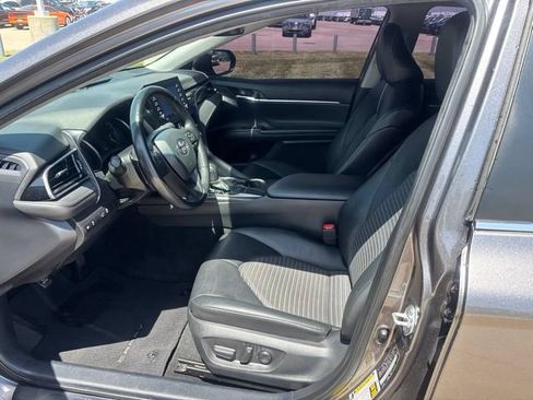 Used 2022 Toyota Camry SE w/ Carpet Mat Package (TMS) FWD image 16